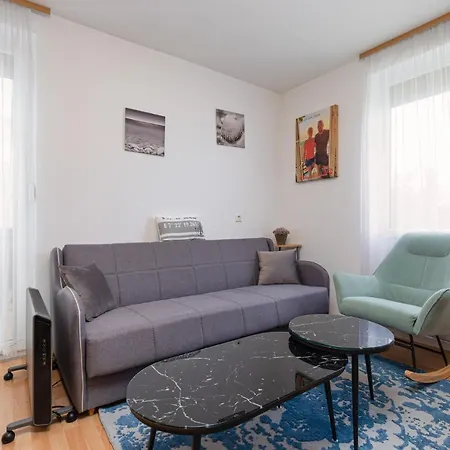 Sanja B4+1 * Πόρετς